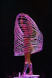 Hula-Hoop Queen Gypsy Gomez (Foto: Martin Schmitz)